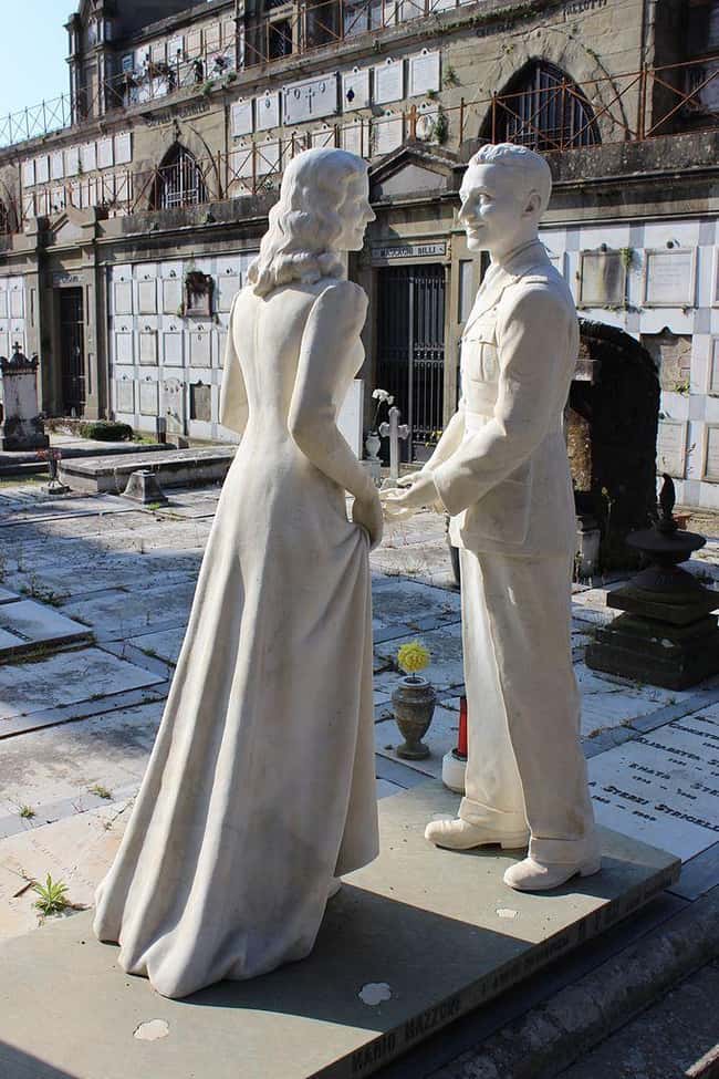 Love Immortalized is listed (or ranked) 19 on the list Weirdly Fascinating And Bizarre Gravestones From Around The World