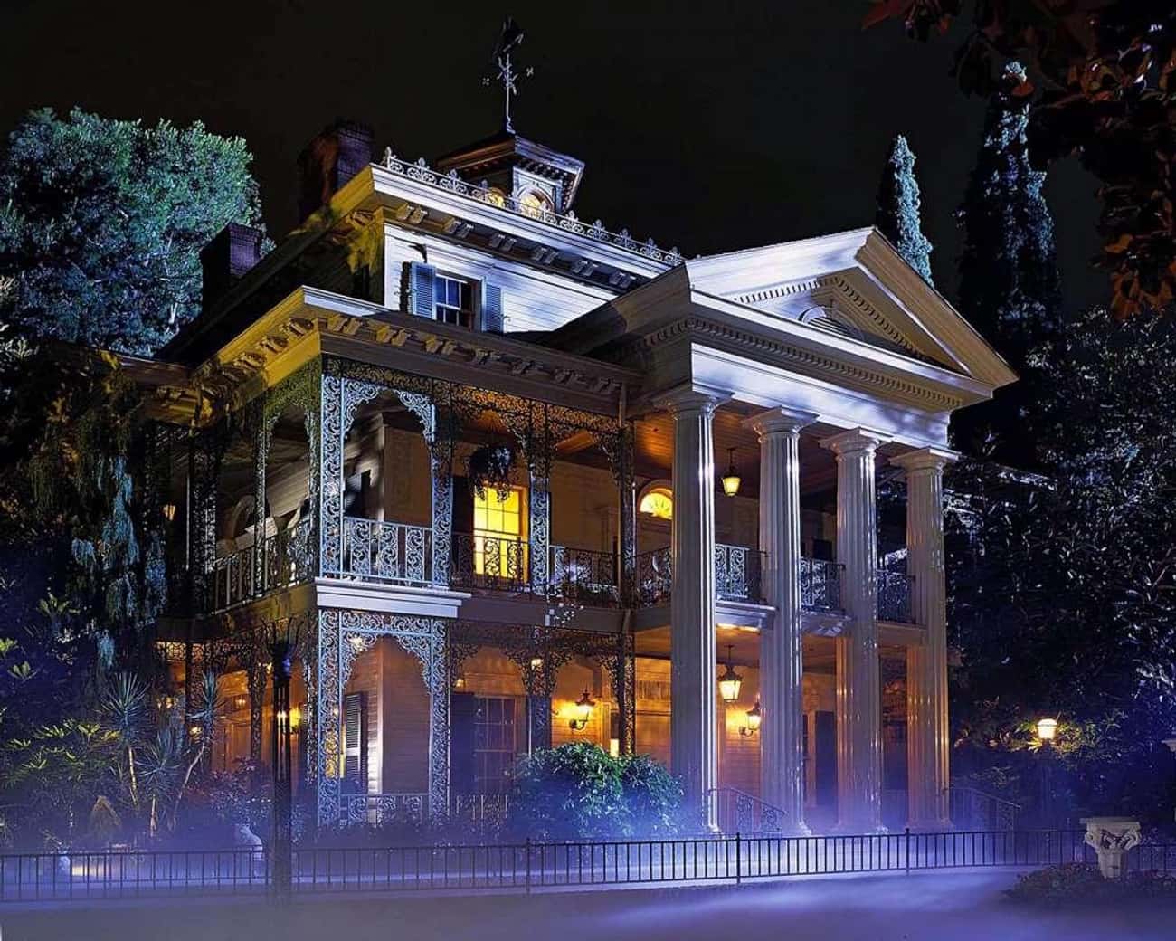 People Often Try To Scatter Loved One&#39;s Ashes In The Haunted Mansion
