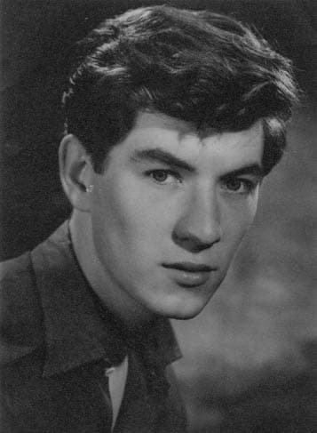 19-handsome-pictures-of-young-ian-mckellen