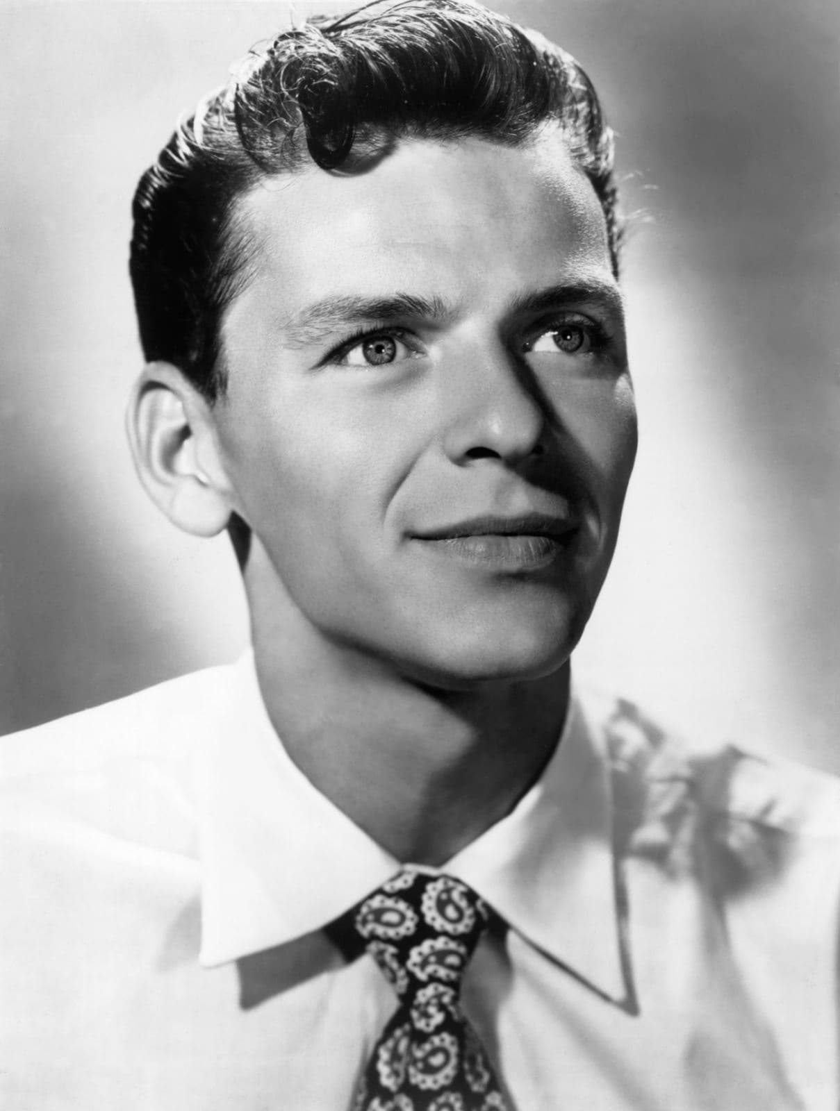 20 Pictures Of Young Frank Sinatra, Including Child And Teenage Pics