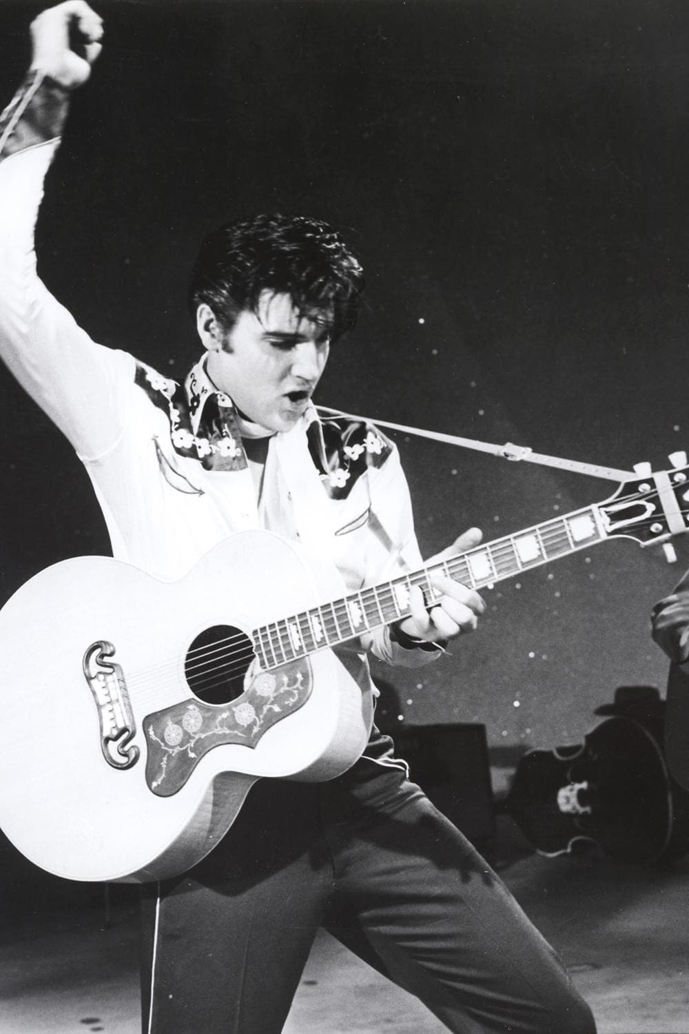 29 Handsome Pictures of Young Elvis Presley