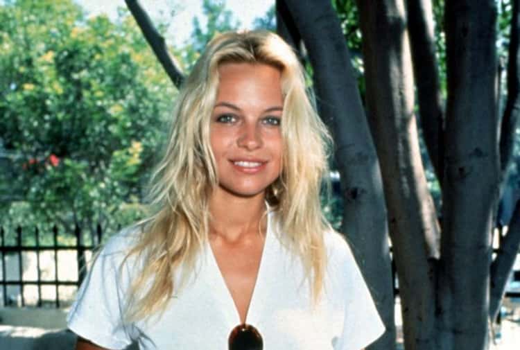 15+ Pictures Of Young Pamela Anderson