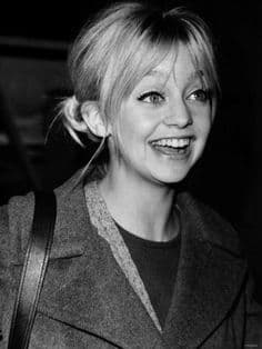 20 Pictures of Young Goldie Hawn