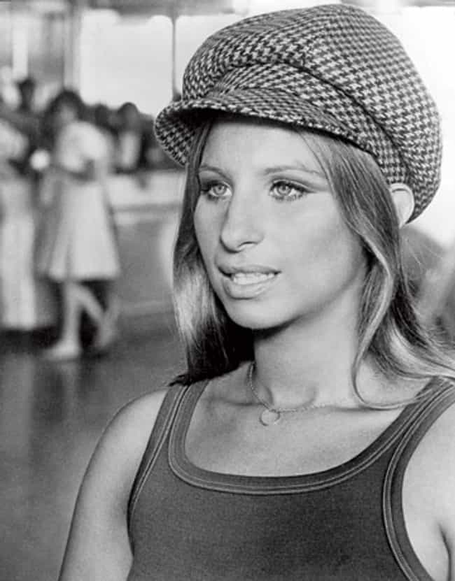 [Image: young-barbra-streisand-with-checkered-me...amp;fm=jpg]