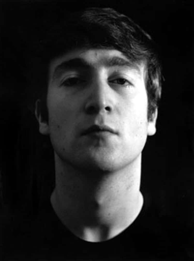20 Photos Of John Lennon When He Was Young