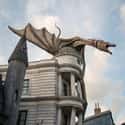 Tourists Get Stuck in Gringotts on Random Horror Stories in Universal Studios