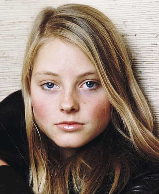 [Image: young-jodie-foster-in-black-leather-jack...crop=faces]