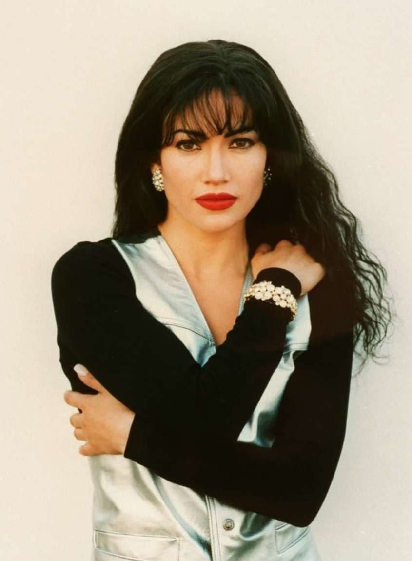 20 Pictures of Young Jennifer Lopez