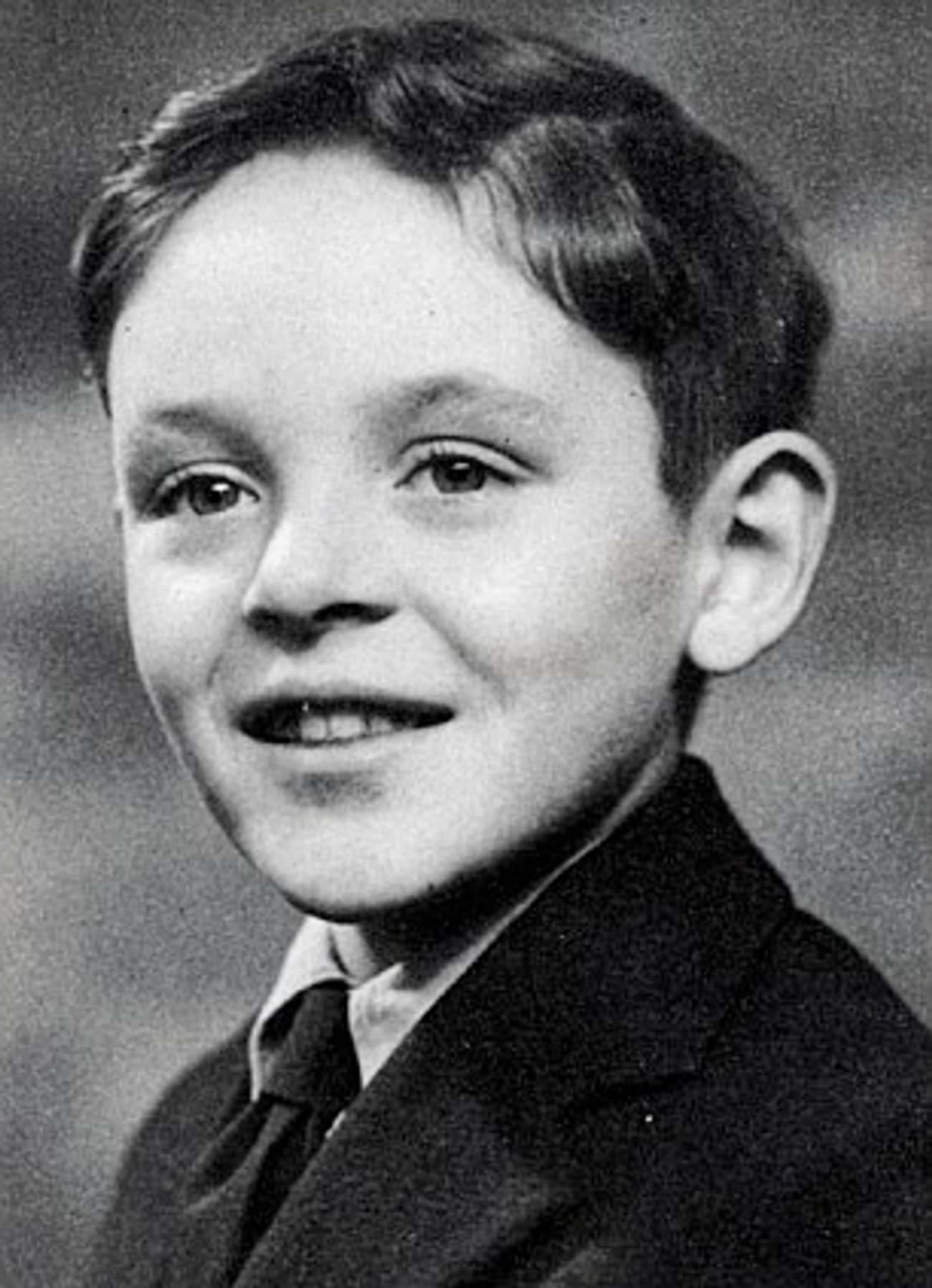 17 Pictures of Young Anthony Hopkins