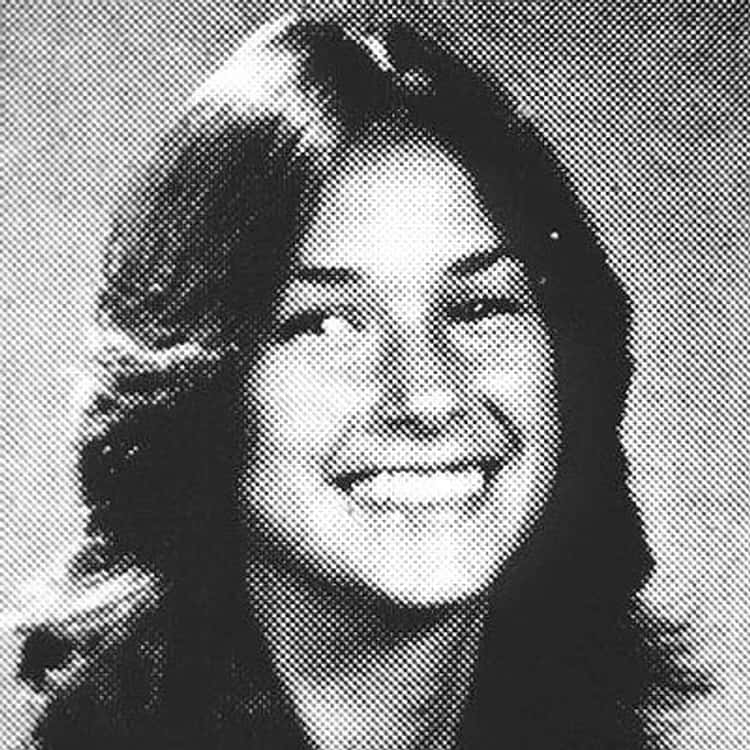 Demi Moore - 25 Pictures of Young Demi Moore