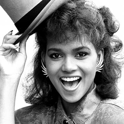 26 Pictures of Young Halle Berry