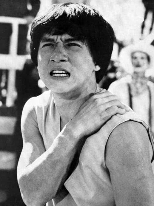 Джеки дая. Джеки дая. Джеки чан фото. Sunny day jack. Джеки чан.
