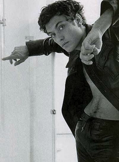 23 Pictures of Young Jude Law