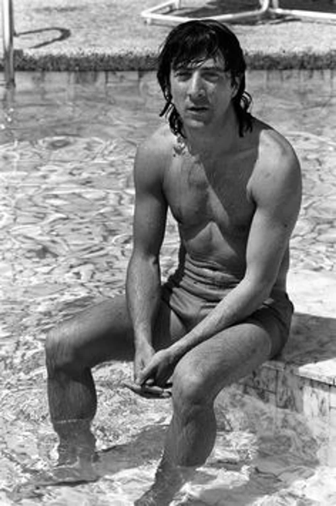 young-dustin-hoffman-shirtless-with-long