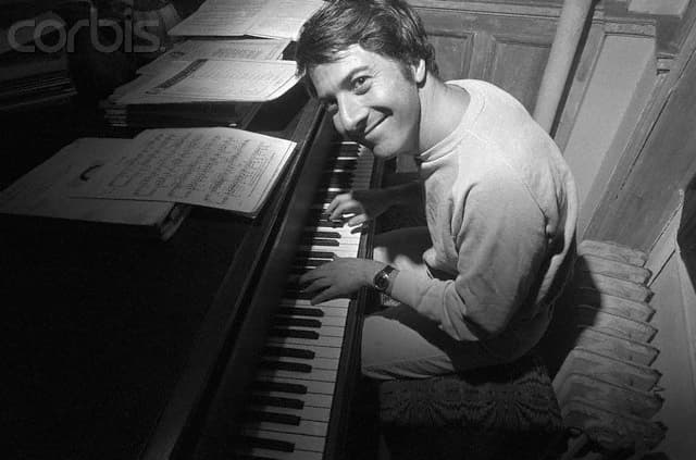 26 Photos of Dustin Hoffman When He Was Young