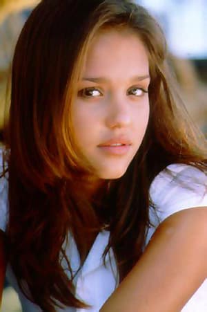 18 Photos of Jessica Alba When She Was Young