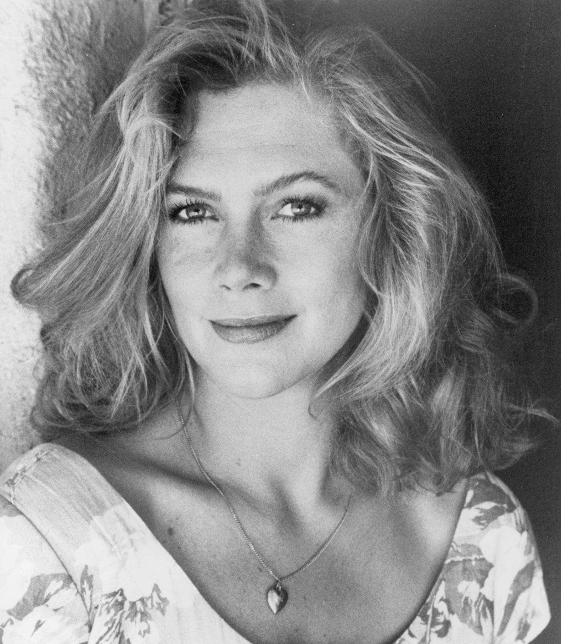 22 Photos of Kathleen Turner When She Was Young