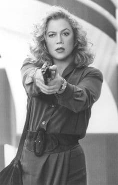 22-photos-of-kathleen-turner-when-she-was-young
