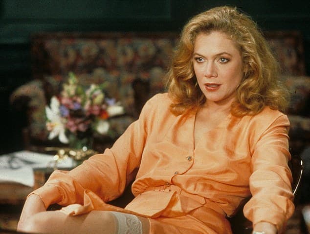 22-photos-of-kathleen-turner-when-she-was-young