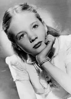 27 Photos of Julie Andrews When She Was Young