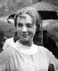 27-photos-of-julie-andrews-when-she-was-young