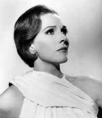 27-photos-of-julie-andrews-when-she-was-young