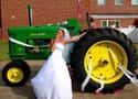 The Bride Takes An Elegant Smoke Break On Her Modern Day Carriage on Random Hilarious Hillbilly Wedding Photos