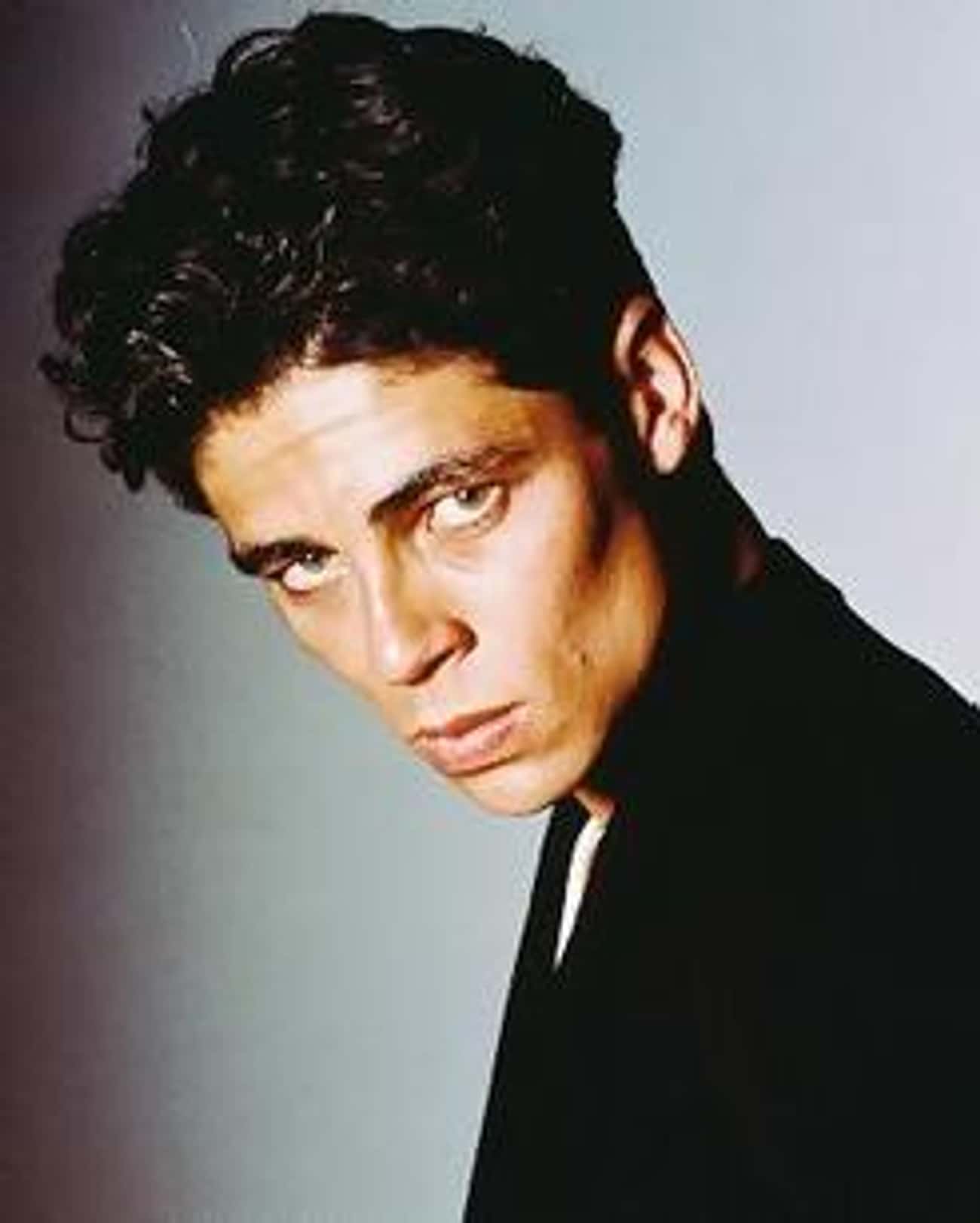 Young Benicio Del Toro in Black Shirt Closeup Shot