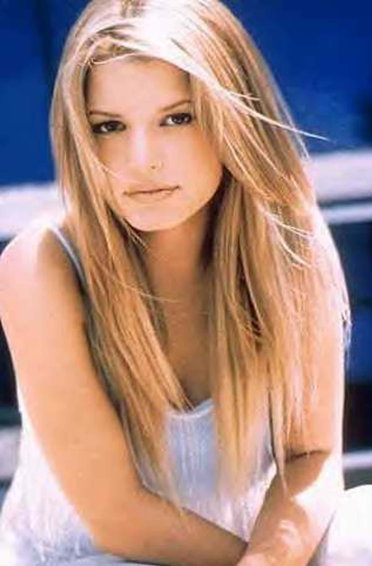 Young Jessica Simpson in White Tank Closeup