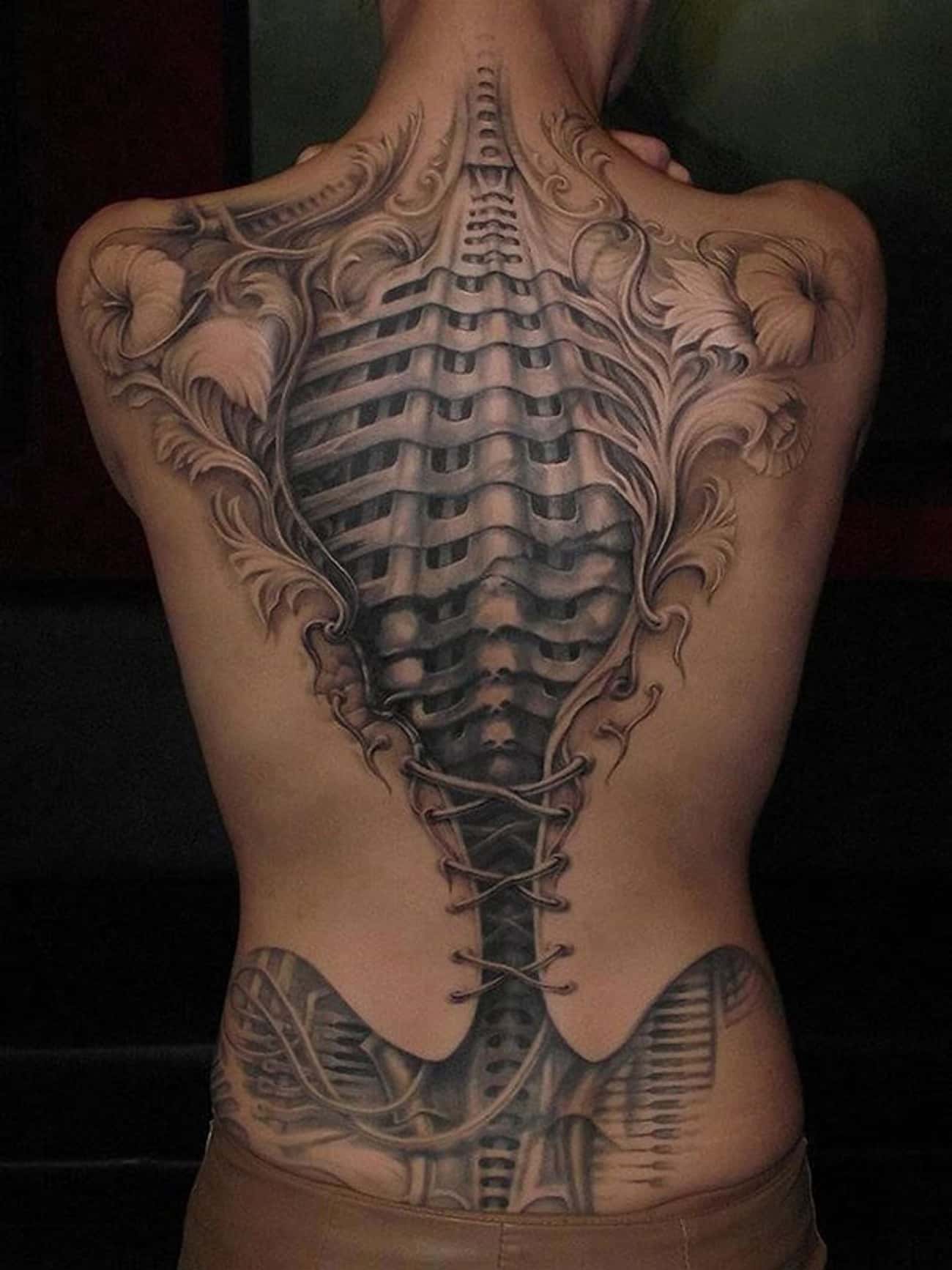 This Corset Back Tattoo Is So Lifelike, It&#39;s Actually a Little Creepy