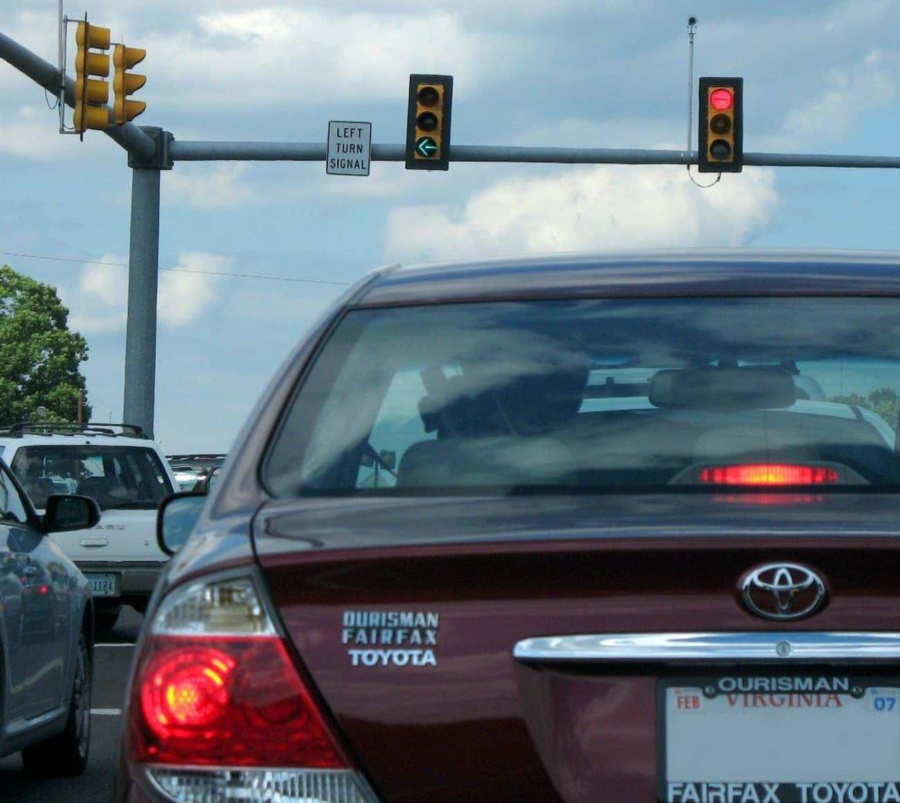 Use The Turn Signal To Indicate You're Pulling Over