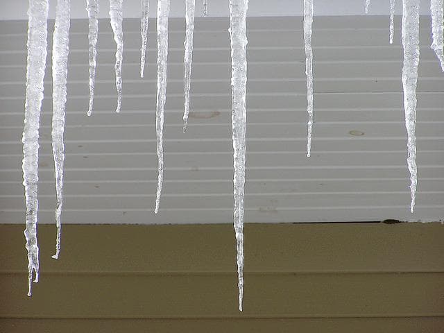 What Happened When An Icicle Landed On The Snowman's Head?