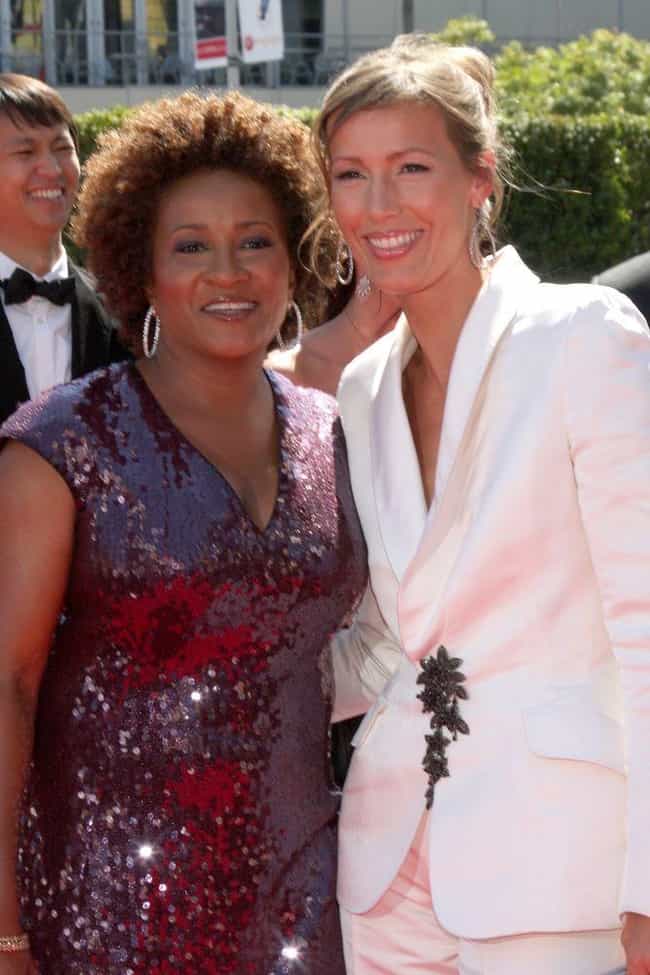 Famous Lesbian Couples | List of Celebrity Lesbian Power Couples (with
