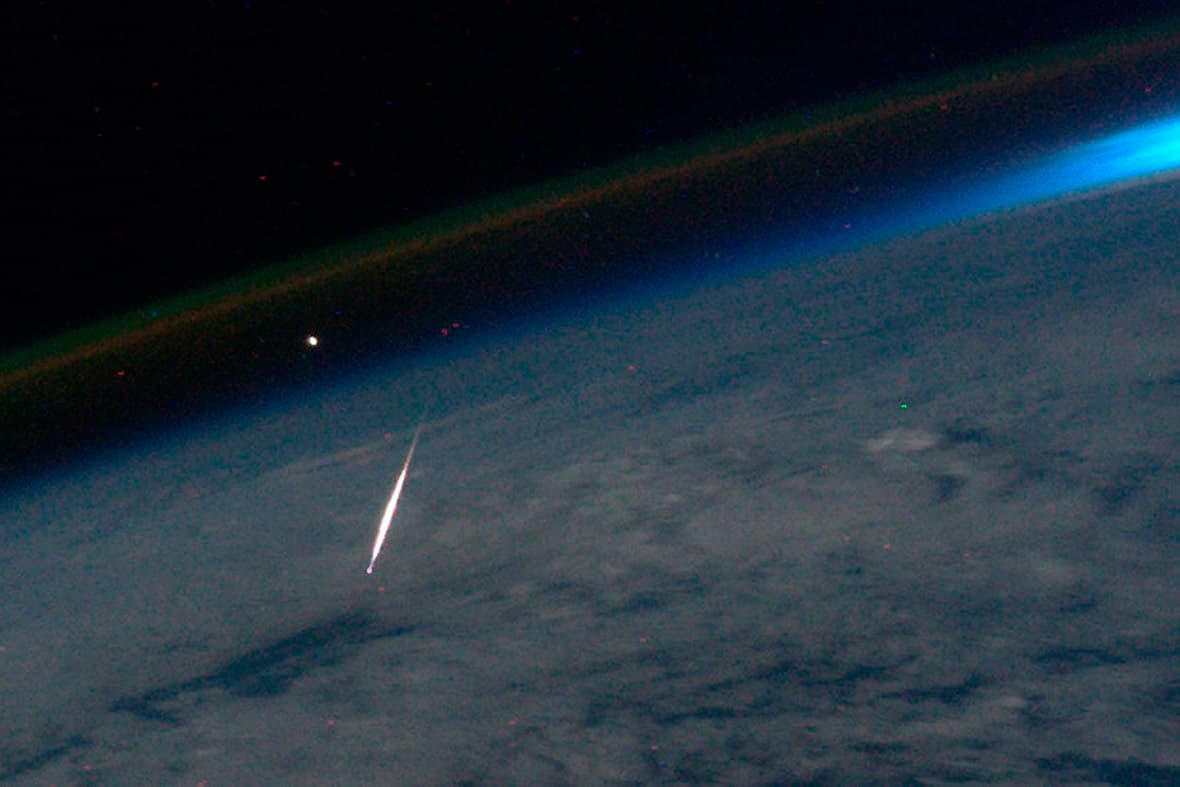 Astronaut Ron Garan's Tweet Of What A Shooting Star Looks like In Space