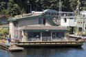 The "Sleepless in Seattle" Houseboat on Random Most Iconic Houses from Movies & TV