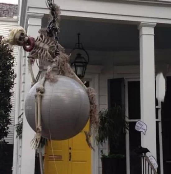 Halloween Decoration Fails | Funny DIY Decor