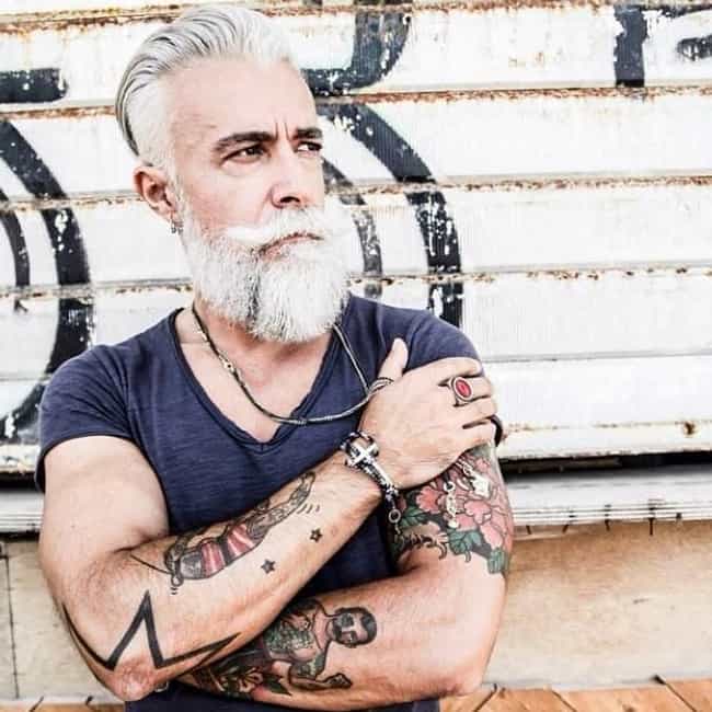 18 Cool Older People With Modern Tattoos (Photos)