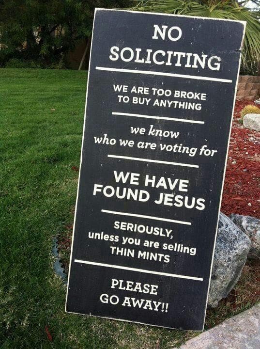 Random Hilarious Yard Signs You Wish Your Neighbors Had