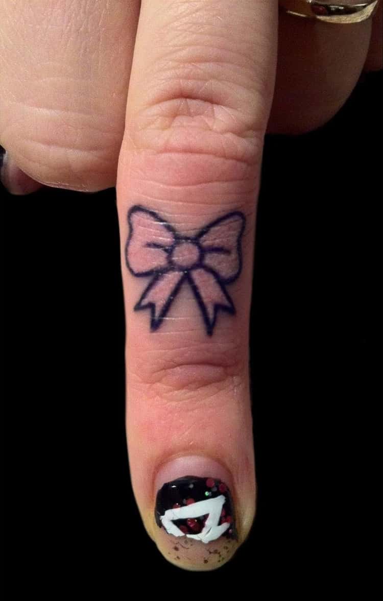 33 Awesome Tiny Tattoo Ideas for Girls