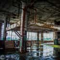 Creepy Colors in Philadelphia, Pennsylvania on Random Coolest Photos from Inside Abandoned Buildings