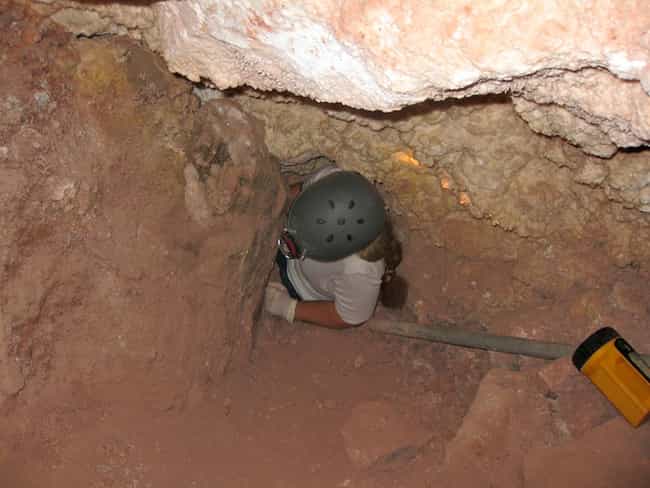 30 Claustrophobia Pictures Of Scary Tight Spaces