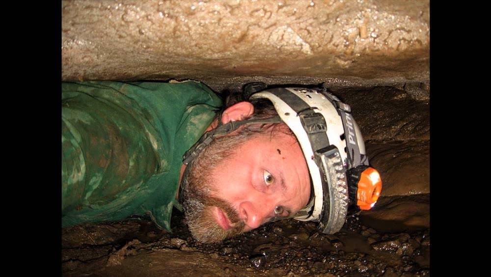 30 Claustrophobia Pictures of Scary Tight Spaces