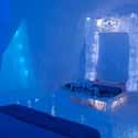 A Suite of Frozen Ice and Snow on Random Themed Hotel Rooms That Movie Nerds Will Love