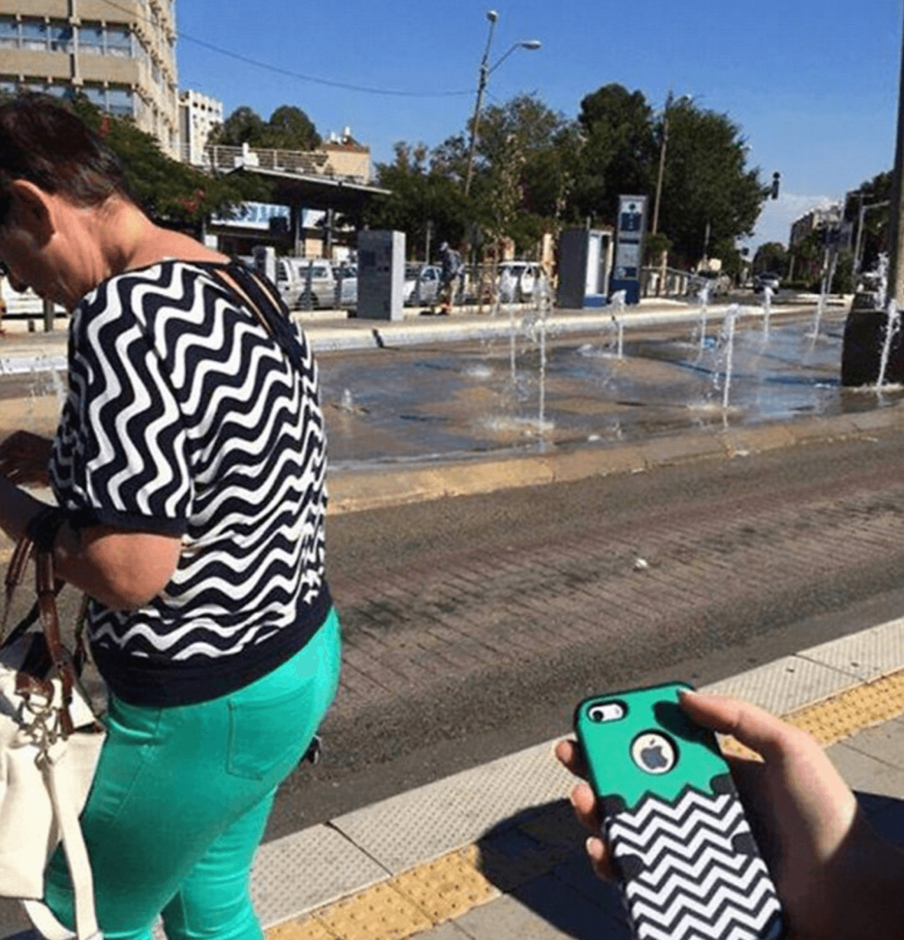 Удивительные совпадения фото. Неожиданные вещи. Удивительные совпадения. Необычные совпадения. Невероятные совпадения.