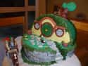 Party in the Shire! on Random Amazing Nerdy Cakes That Are Too Geeky to Eat