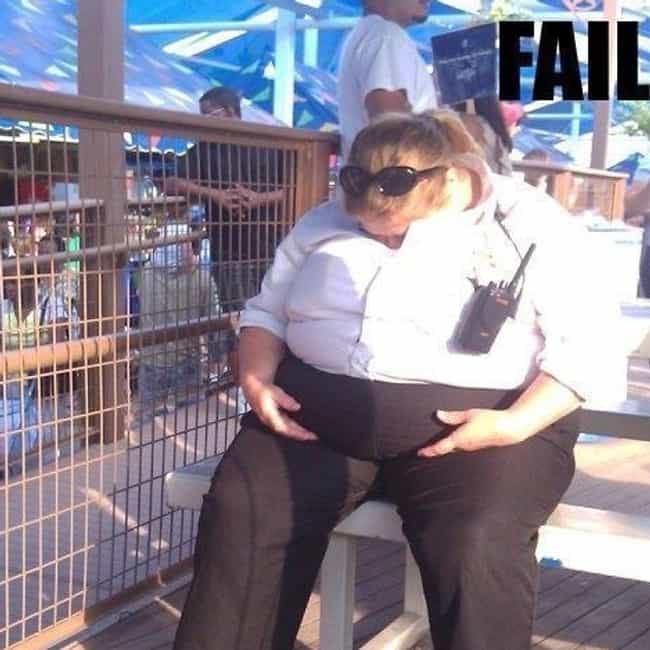 20 Funny Security Guard FAILs - ViraLuck