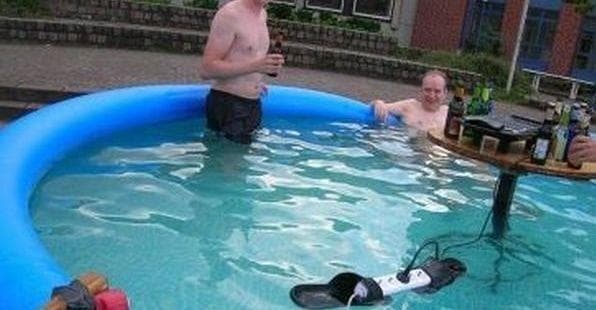 25 Funny Swimming Pool Pictures Just In Time For Summer