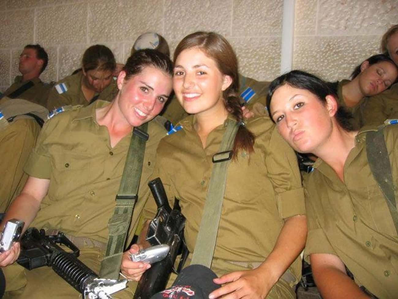 Женщины в израильской армии голые