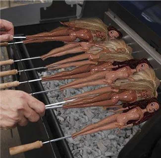 25 Hilarious Photos Of Barbie Gone Wild Viraluck