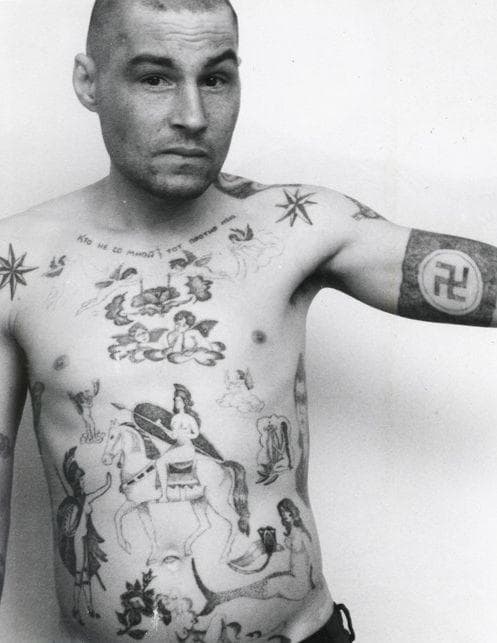 Тату криминальном мире. Татуировки заключенных. Уголовник татуированный. Криминальные татуировки. Татуировки авторитетов.